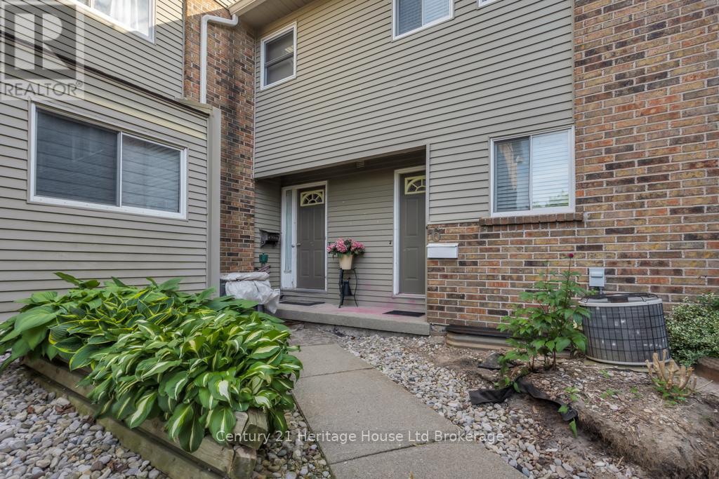 #6 19 WREN COURT - Image 3