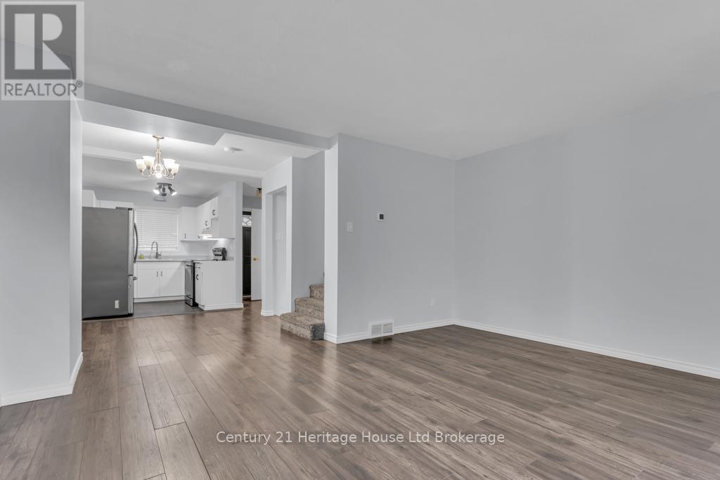 #6 19 WREN COURT - 6