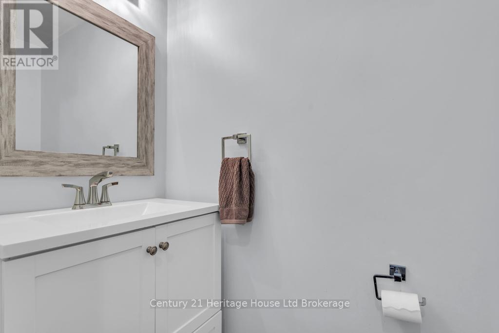 #6 19 WREN COURT - 7