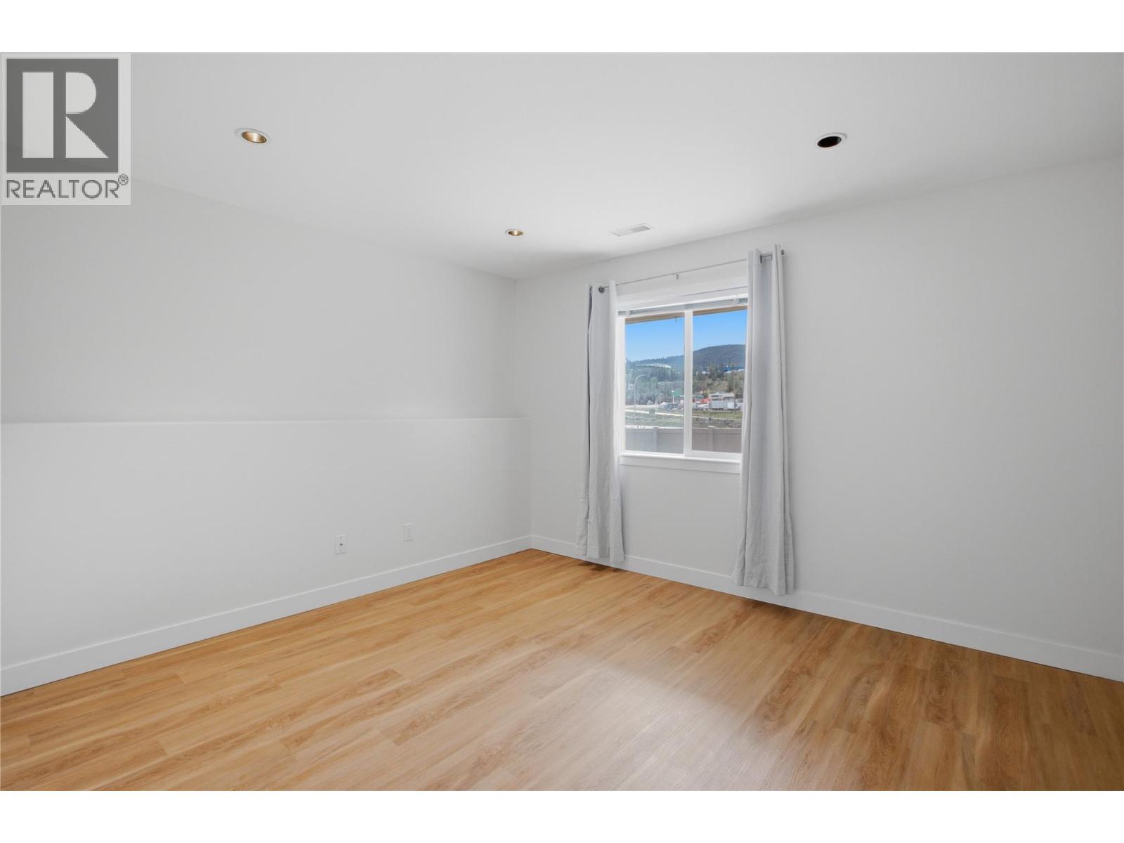 #1 1940 Hillside Drive - 16
