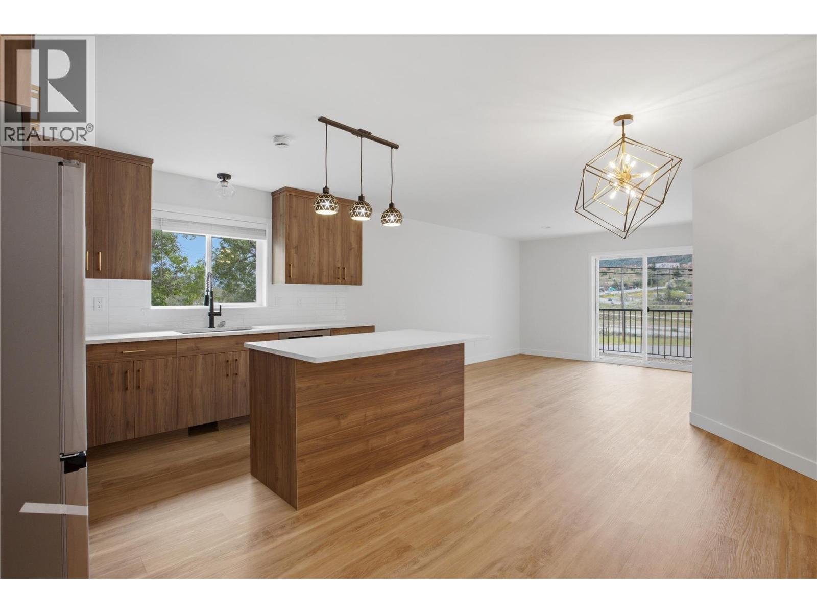 #1 1940 Hillside Drive - 6