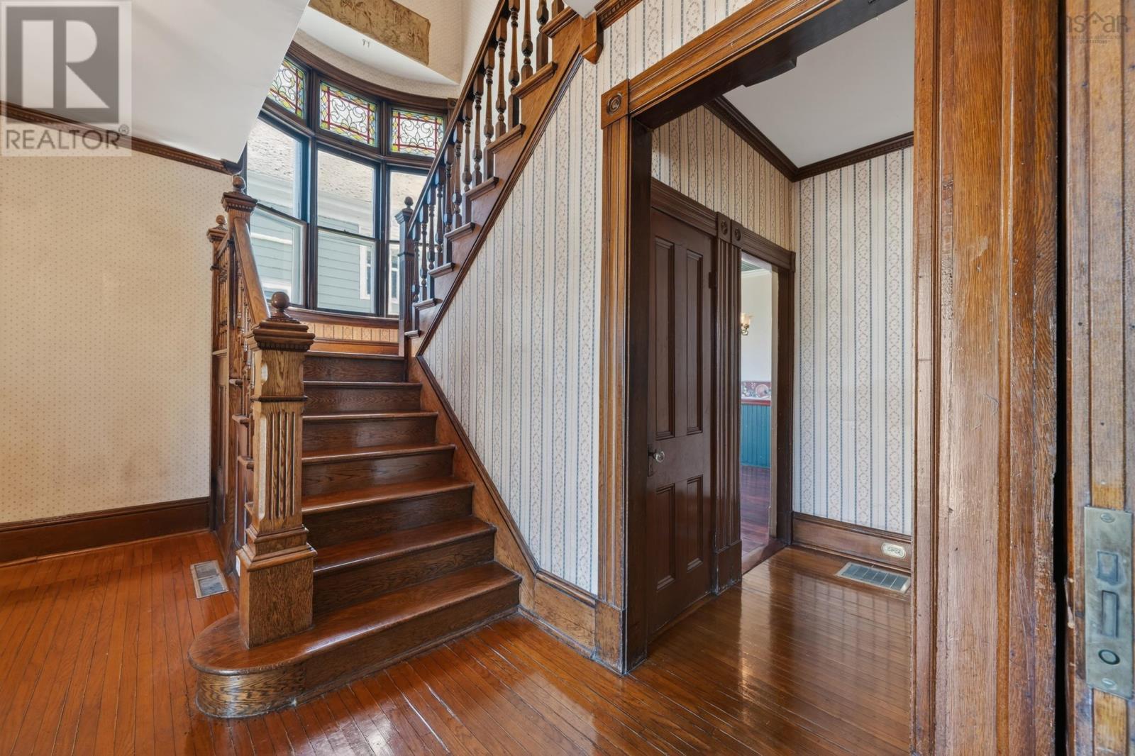 22 Beacon Street - 28