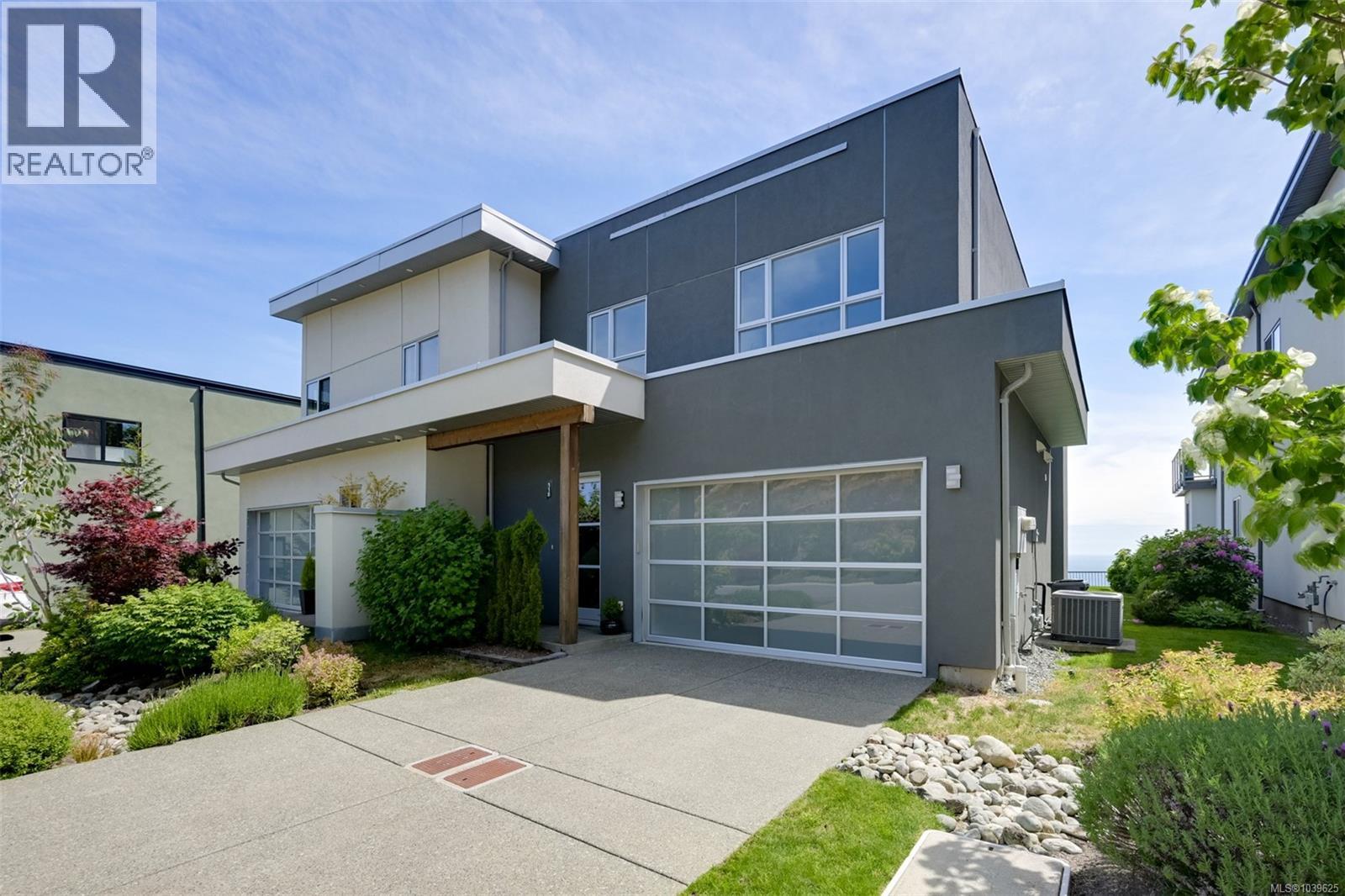 #118 539 Delora Dr - Image 2