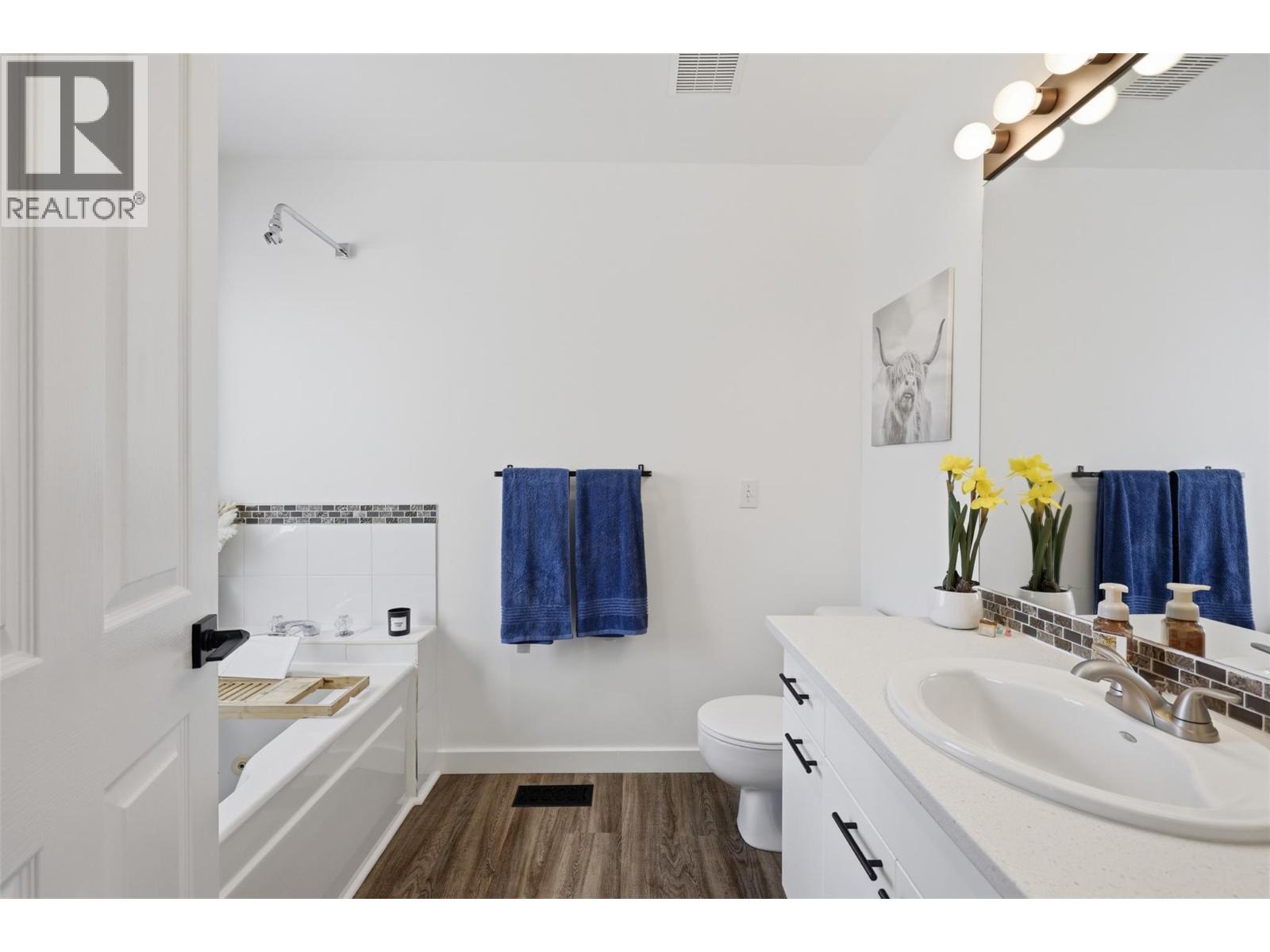 #8 411 ABERDEEN Drive - 21