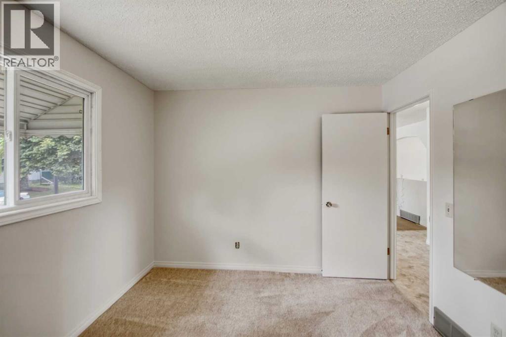 4112 - 13 Avenue NE - 12