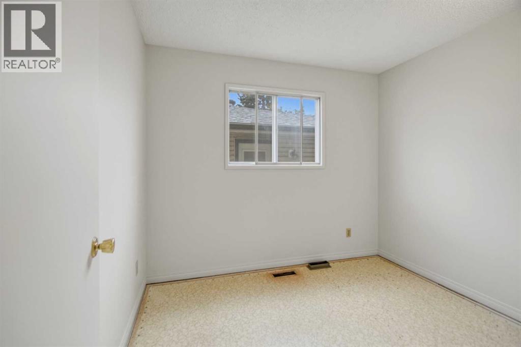 4112 - 13 Avenue NE - 13