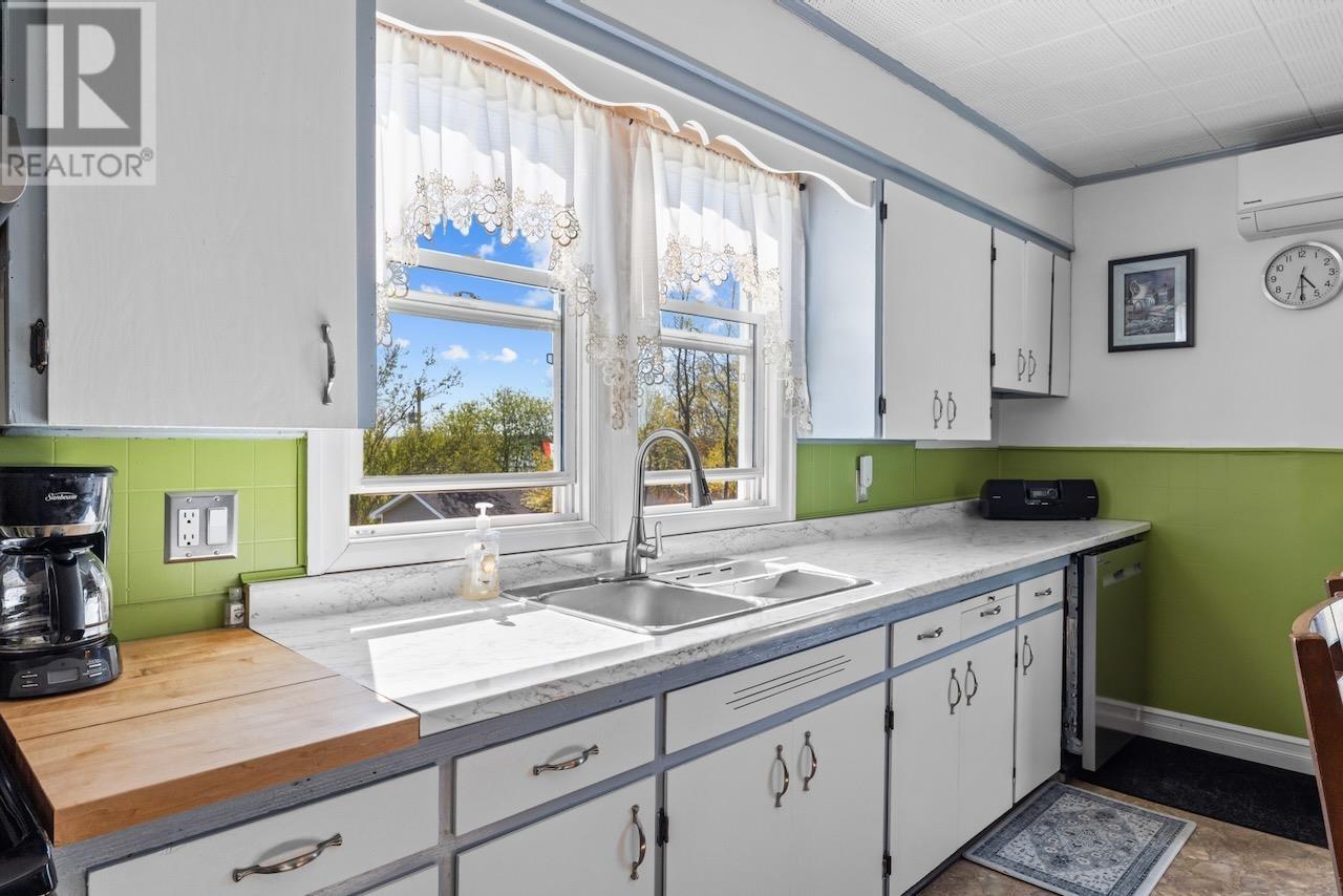 57 CHAPEL Avenue - 11