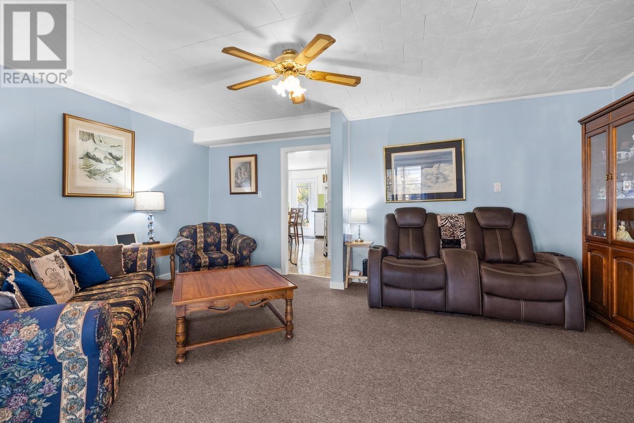 57 CHAPEL Avenue - 12