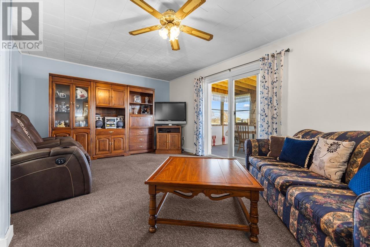 57 CHAPEL Avenue - 13