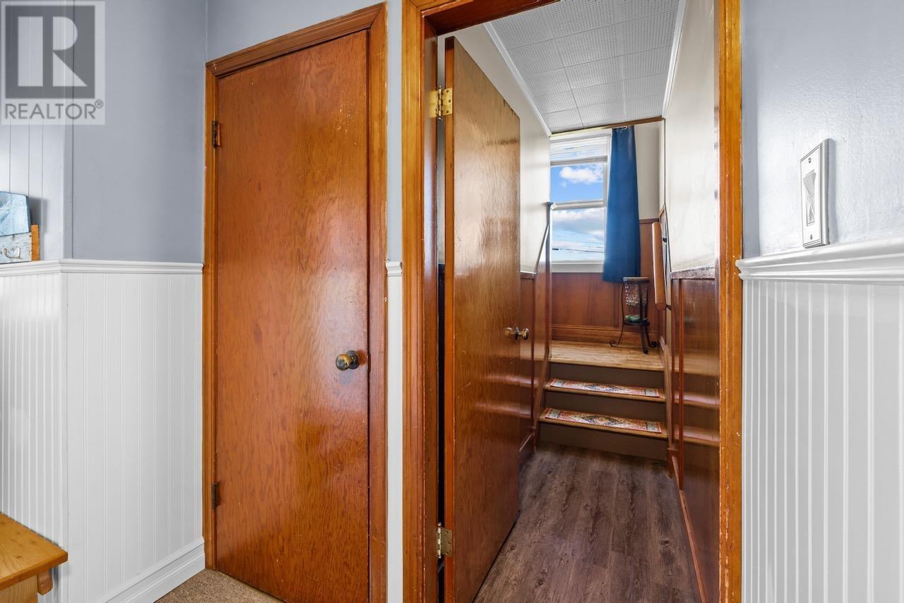 57 CHAPEL Avenue - 18