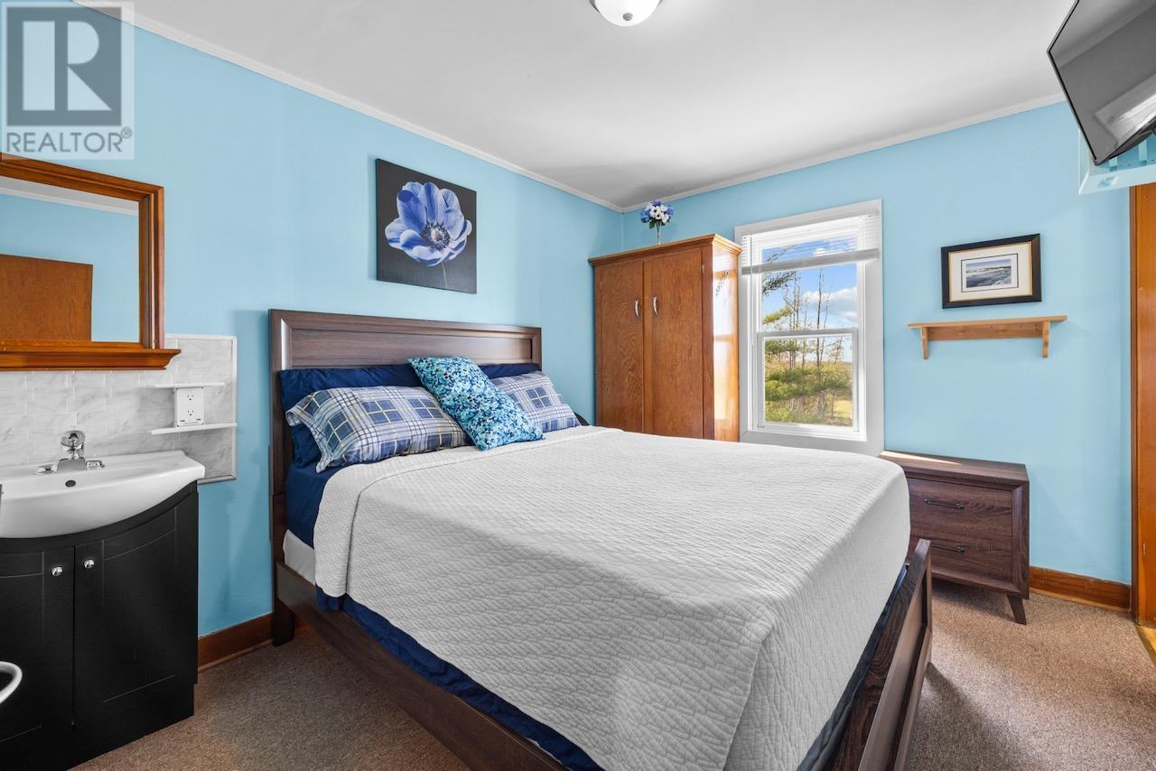 57 CHAPEL Avenue - 22