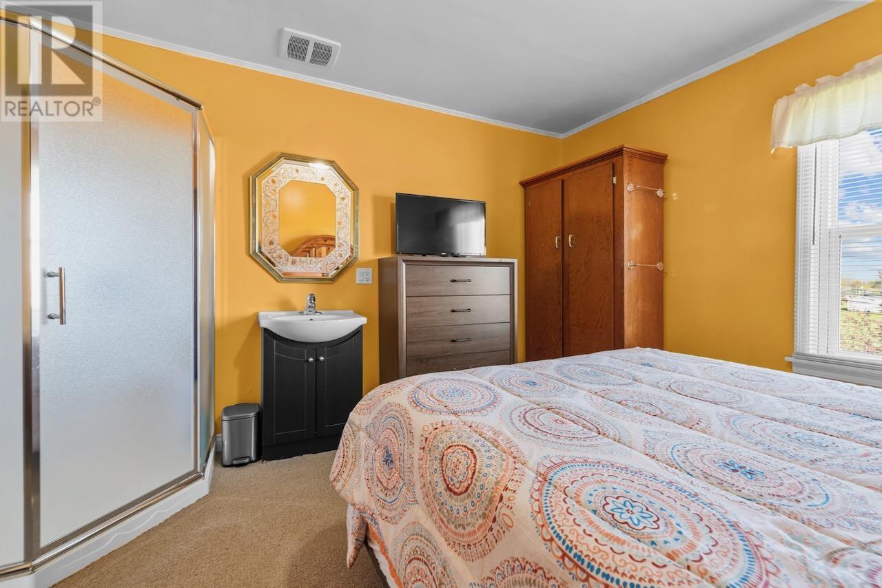 57 CHAPEL Avenue - 29