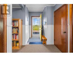 Bath (# pieces 1-6) - 57 Chapel Avenue, Souris, PE C0A2B0 Photo 7
