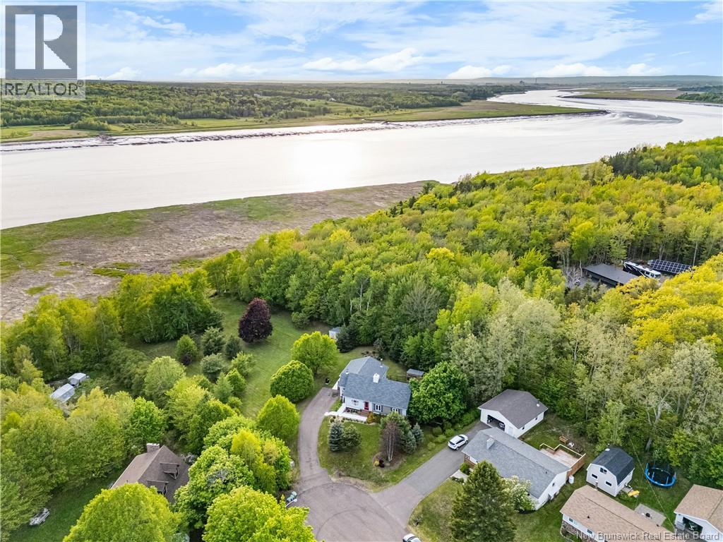 366 Bayview Court - Thumbnail 6