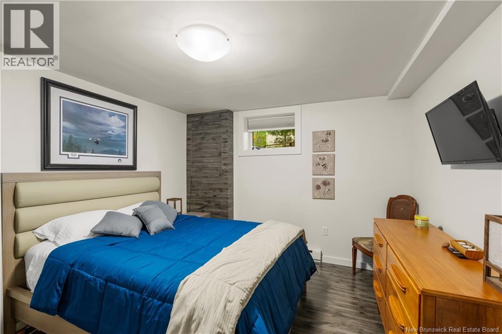366 Bayview Court - Thumbnail 32