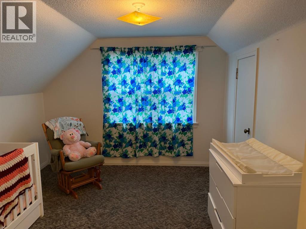526 51 Avenue - 11