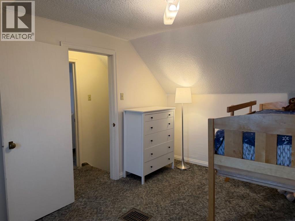 526 51 Avenue - 13