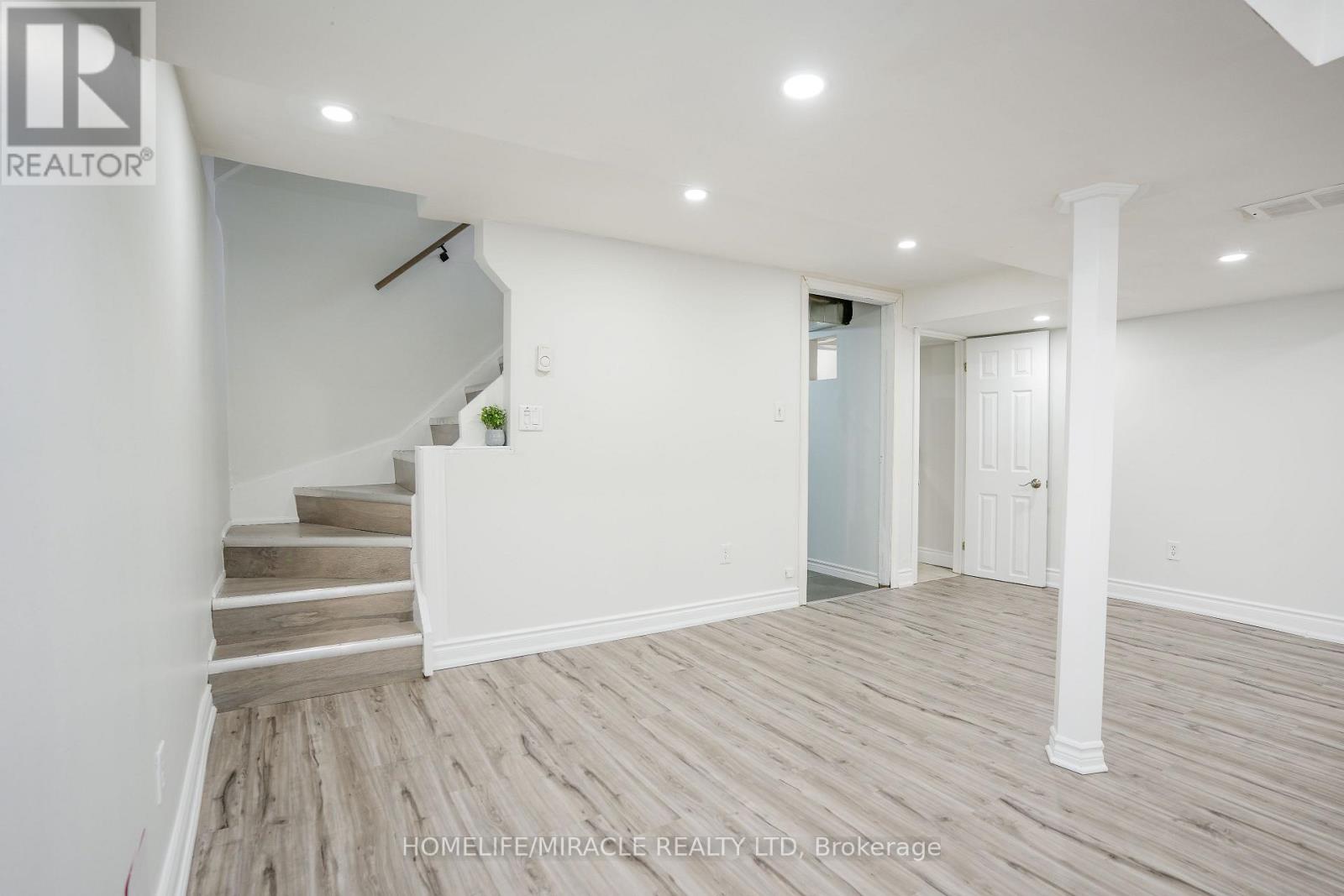 15 HEATHERSIDE COURT - 22