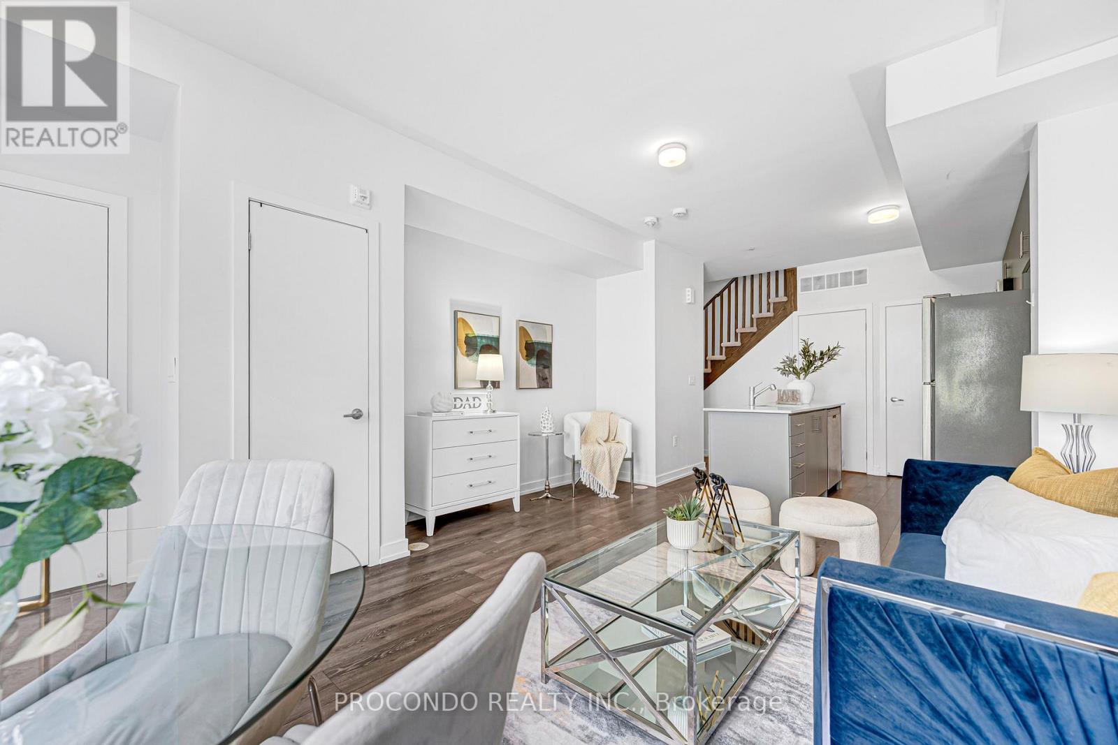#UNIT 3 3560 COLONIAL DRIVE - 12