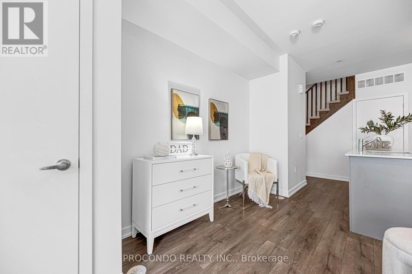 #UNIT 3 3560 COLONIAL DRIVE - 13