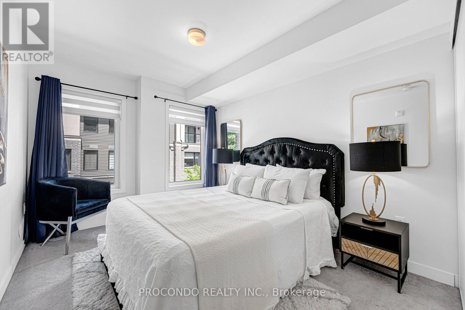 #UNIT 3 3560 COLONIAL DRIVE - 21