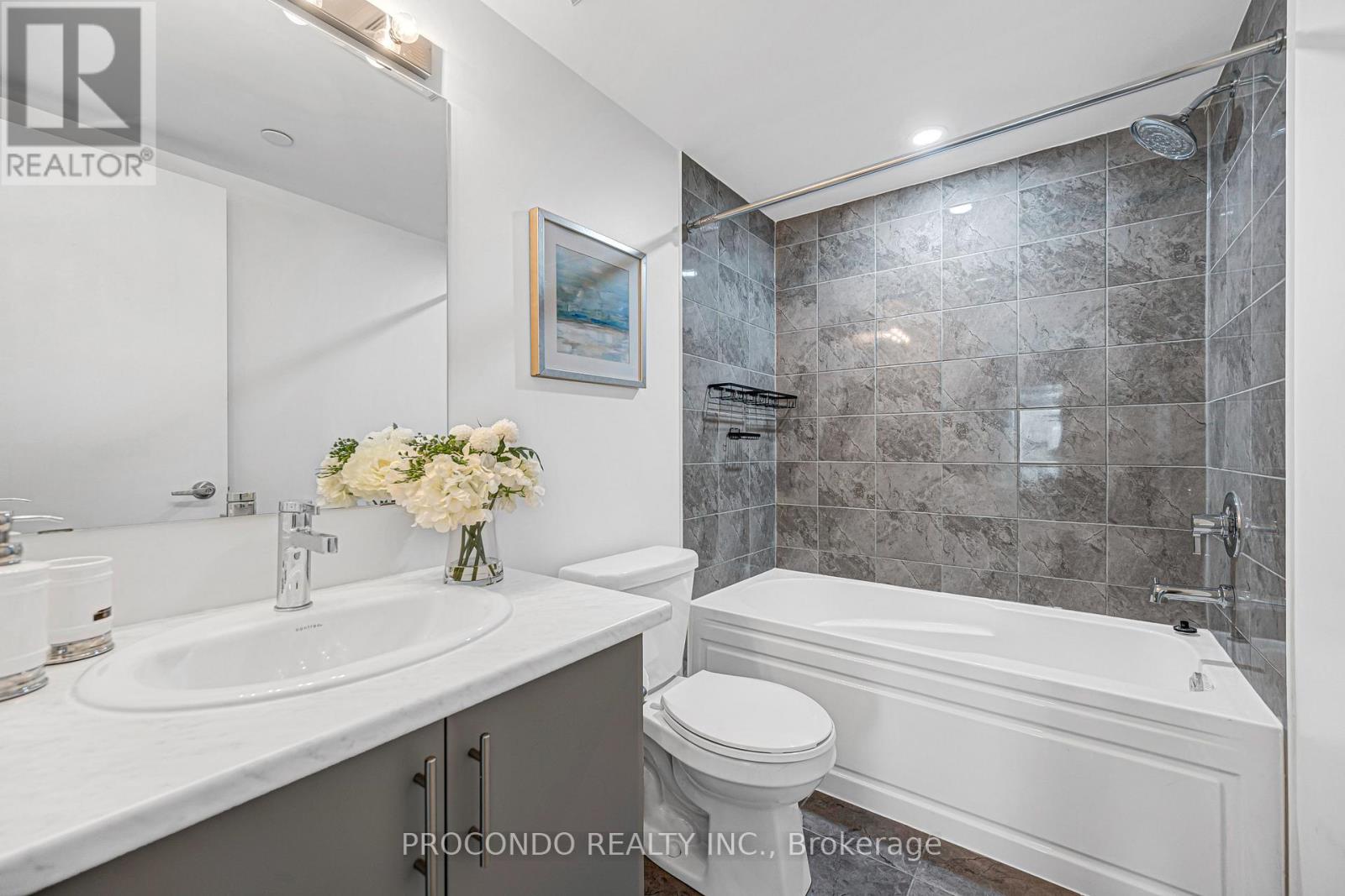 #UNIT 3 3560 COLONIAL DRIVE - 24