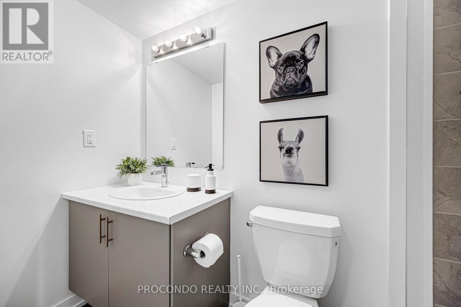 #UNIT 3 3560 COLONIAL DRIVE - 27