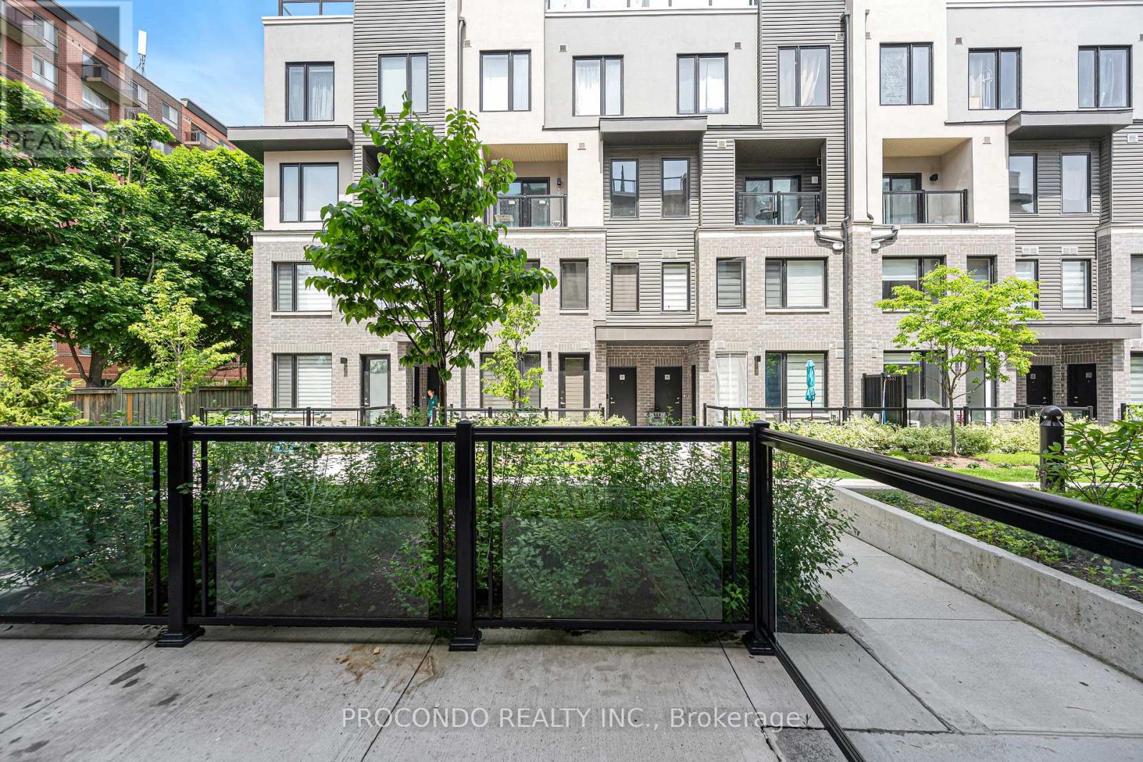 #UNIT 3 3560 COLONIAL DRIVE - 30