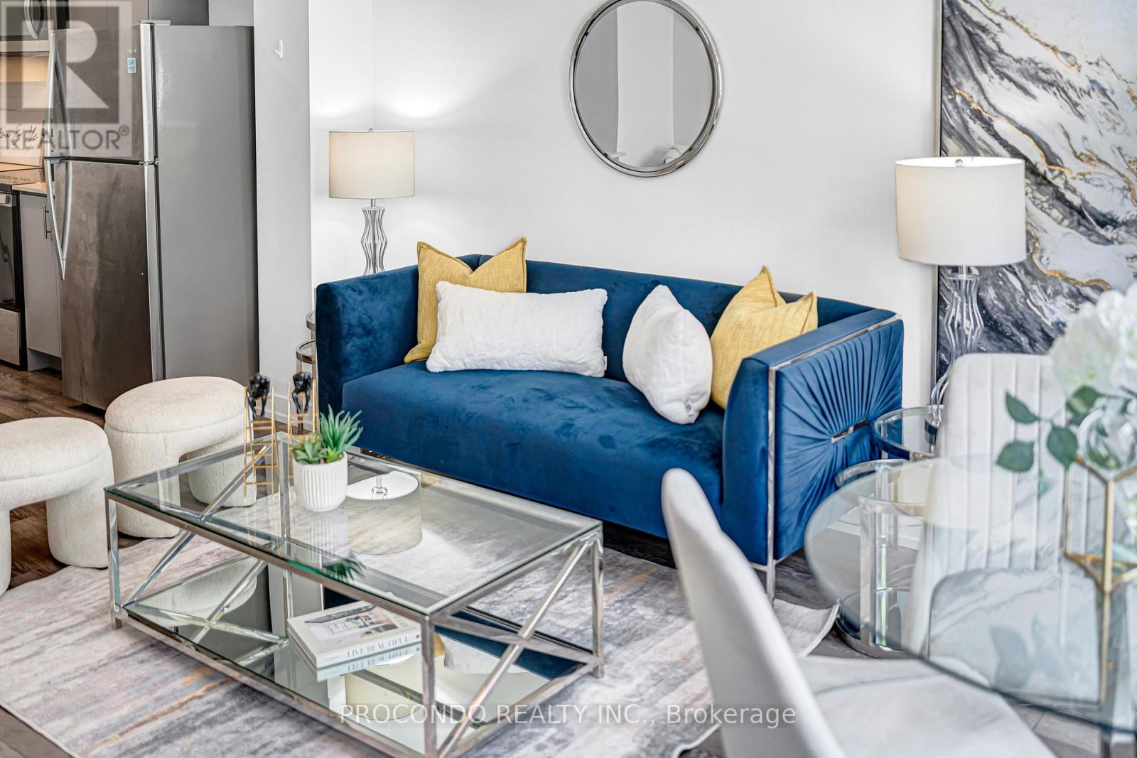 #UNIT 3 3560 COLONIAL DRIVE - 35
