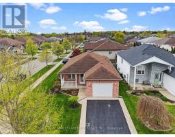 296 AUTUMN CRESCENT