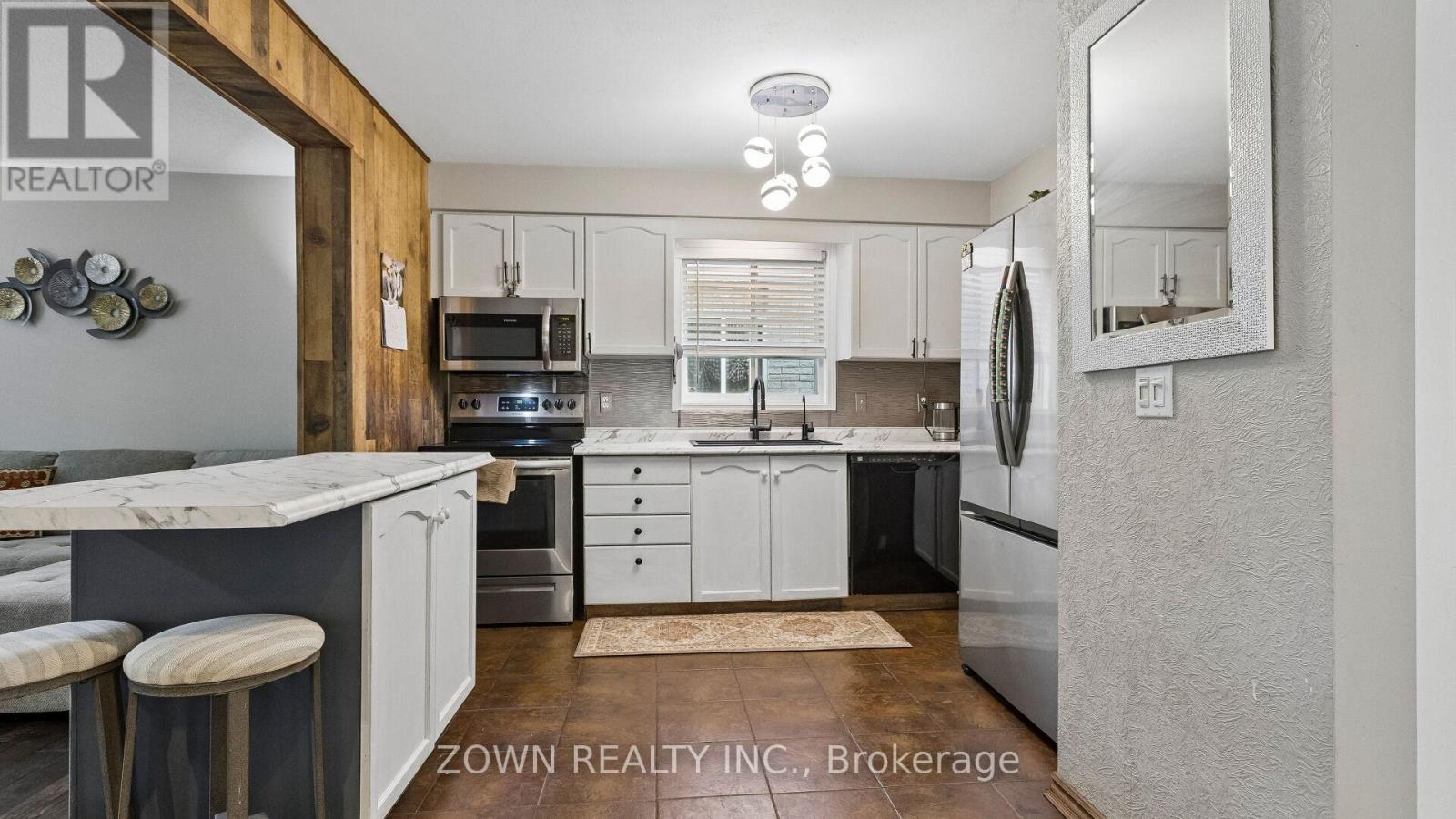 17 BUCKTHORN CRESCENT - 12