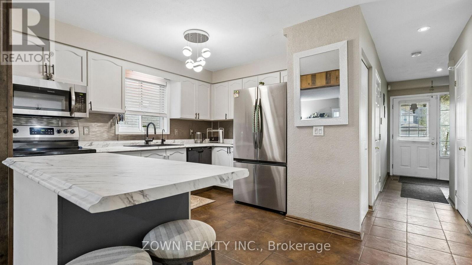 17 BUCKTHORN CRESCENT - 14