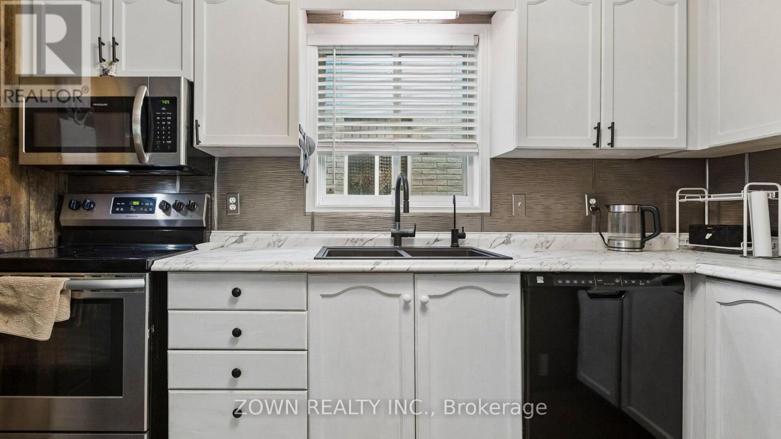 17 BUCKTHORN CRESCENT - 15