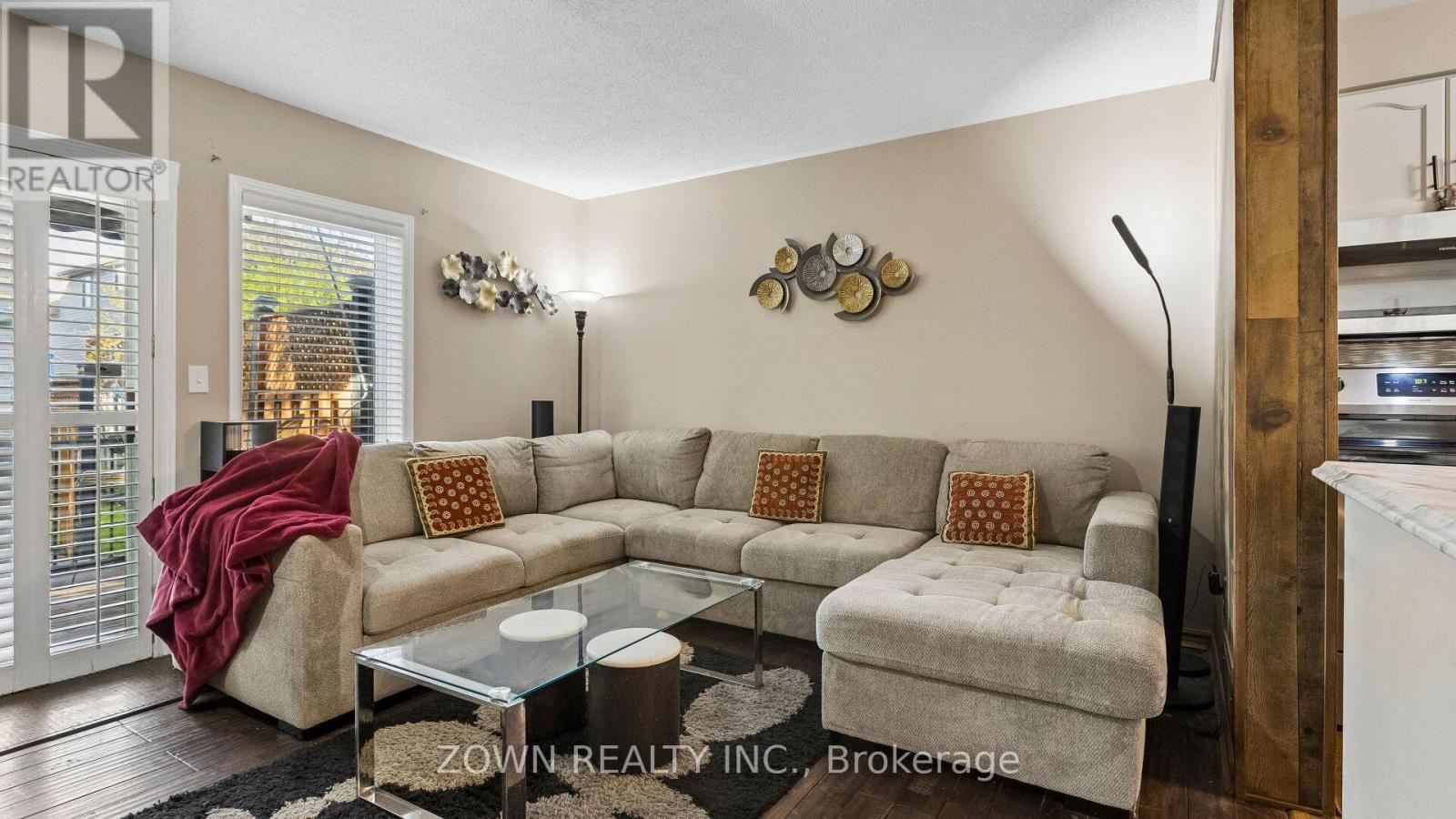 17 BUCKTHORN CRESCENT - 22