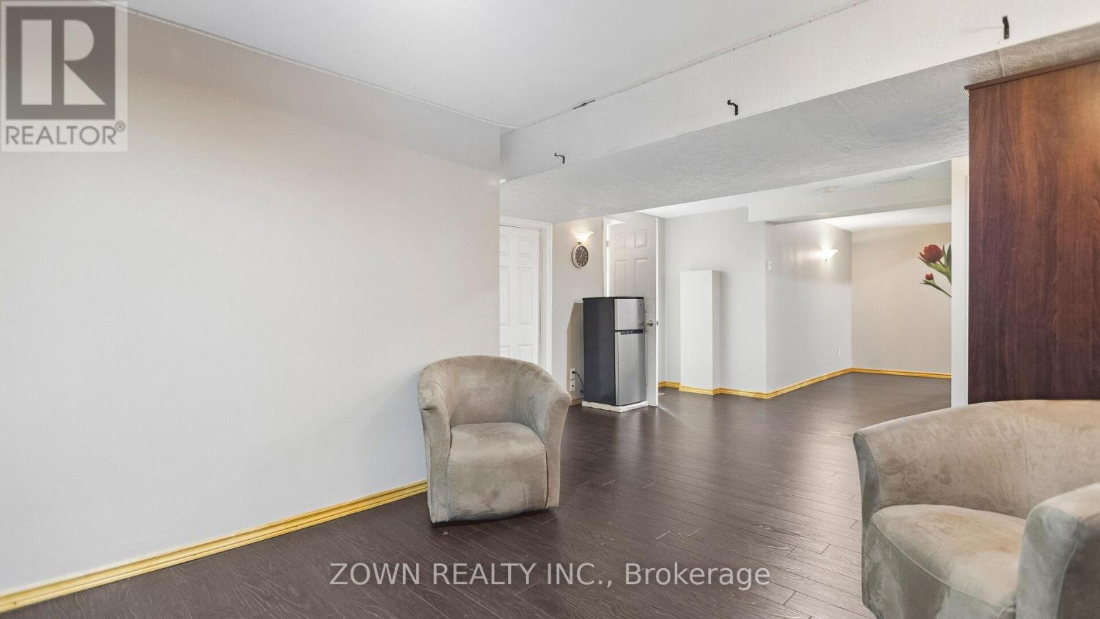 17 BUCKTHORN CRESCENT - 27