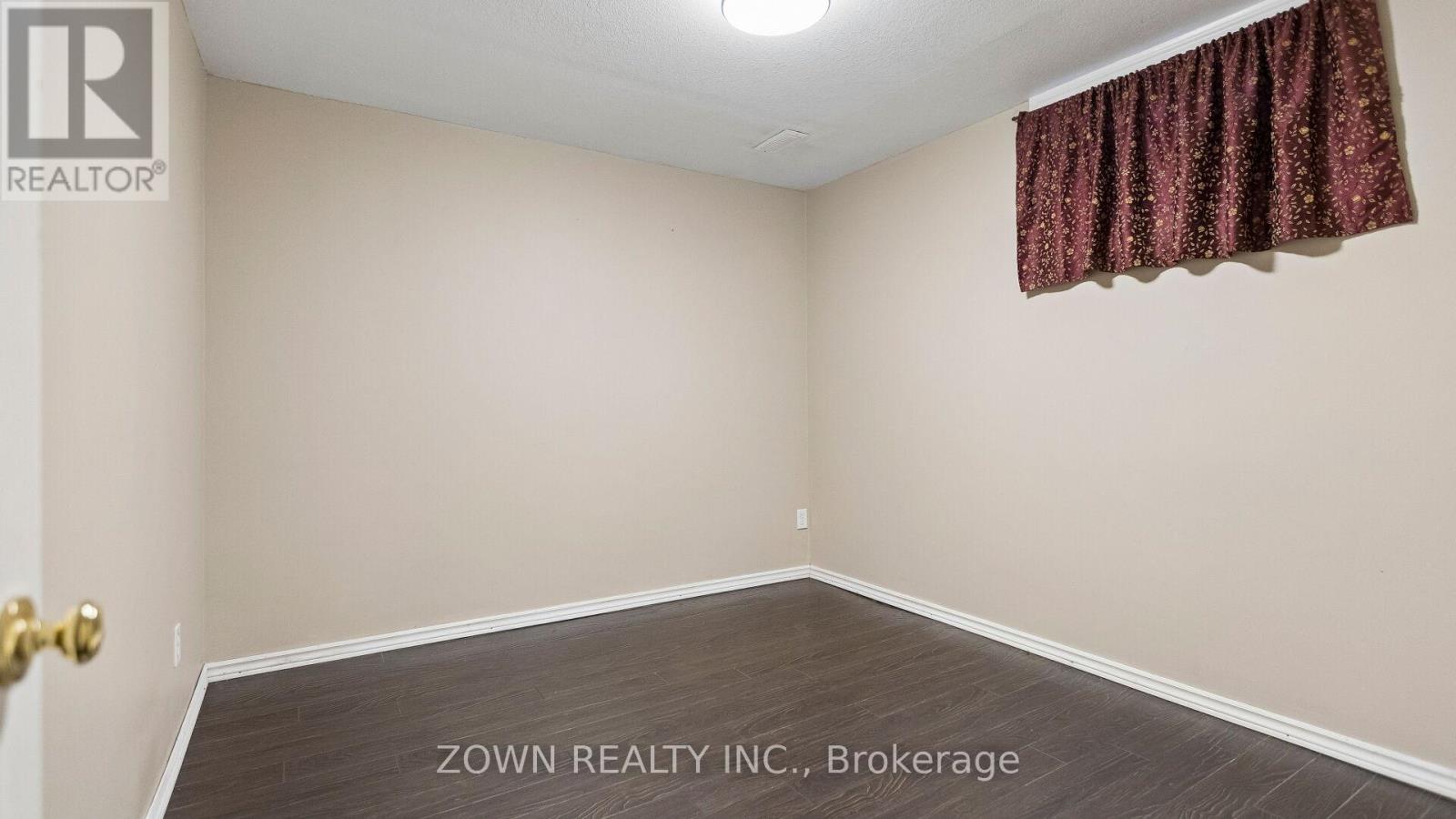 17 BUCKTHORN CRESCENT - 28
