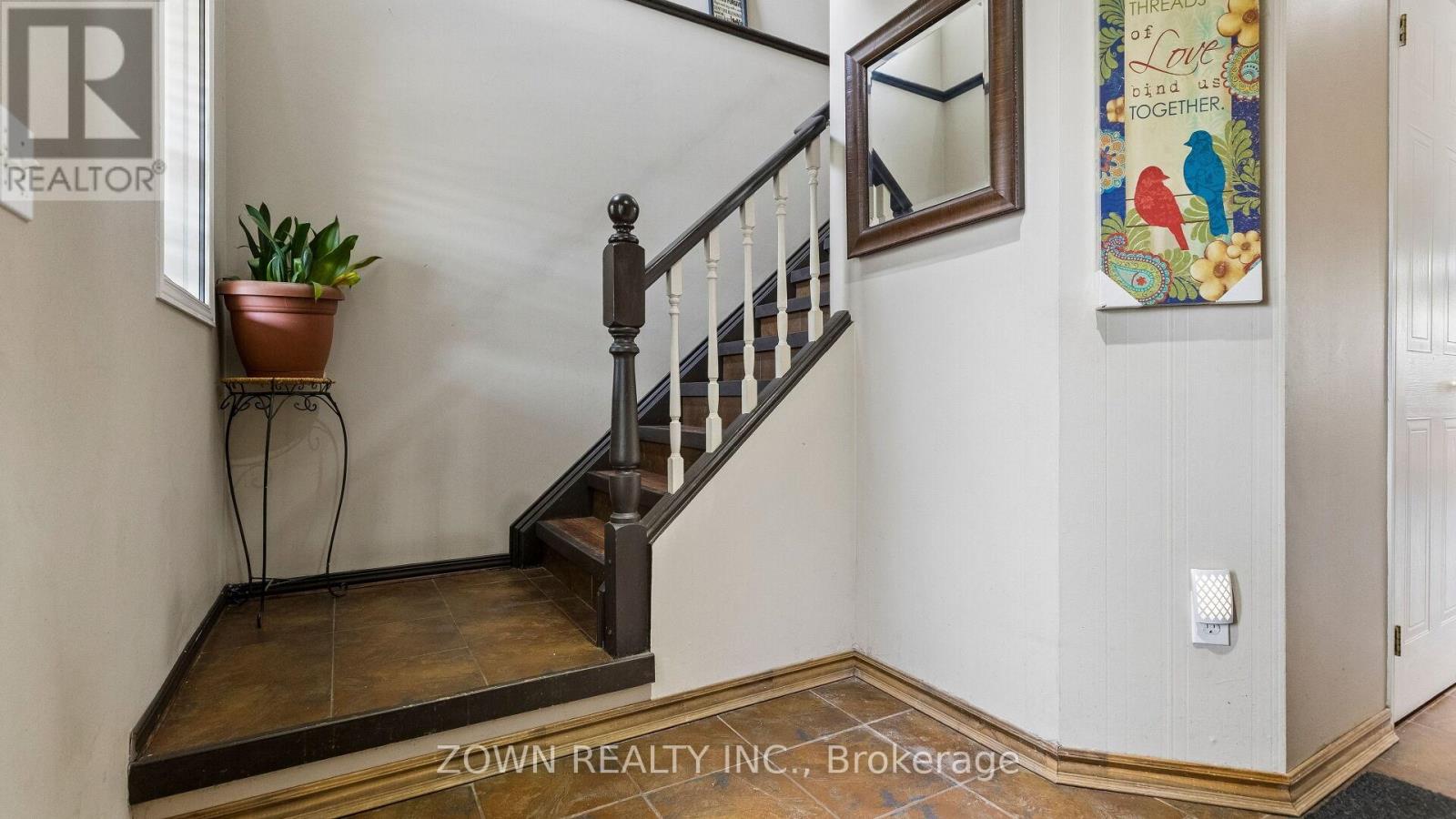 17 BUCKTHORN CRESCENT - 4