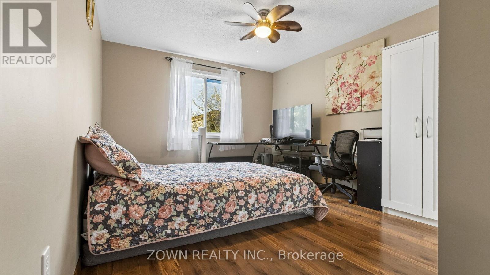 17 BUCKTHORN CRESCENT - 40