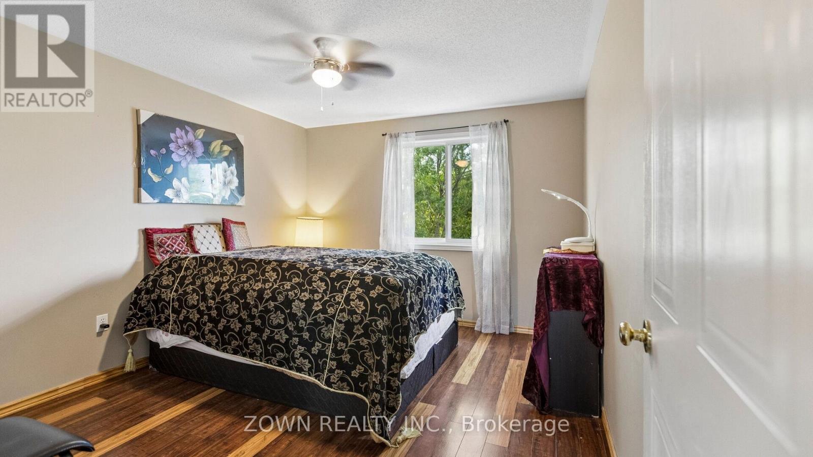 17 BUCKTHORN CRESCENT - 42