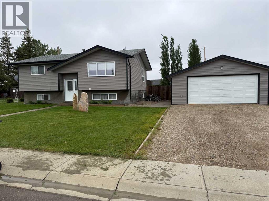 302 5 Avenue W - 2