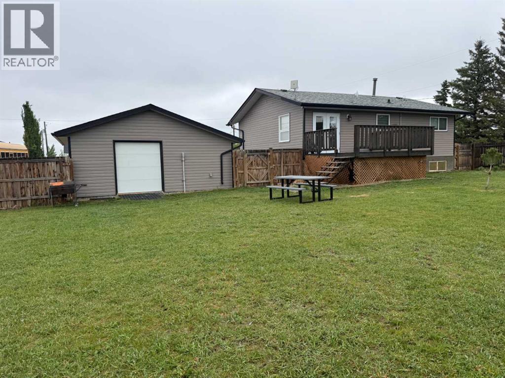 302 5 Avenue W - 30
