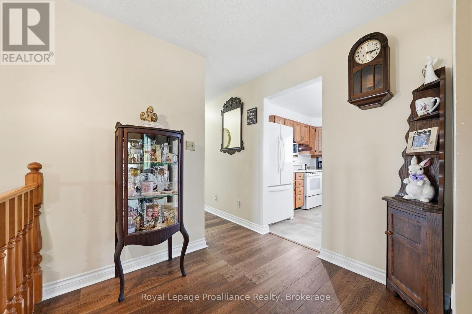 31 SPRINGBROOK CRESCENT - 10