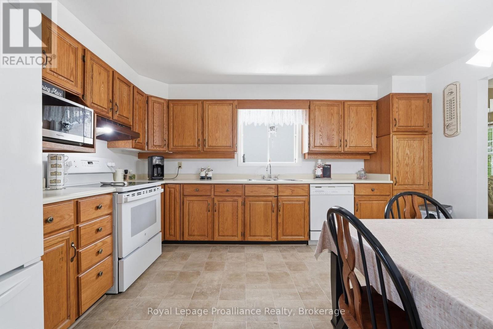 31 SPRINGBROOK CRESCENT - 11