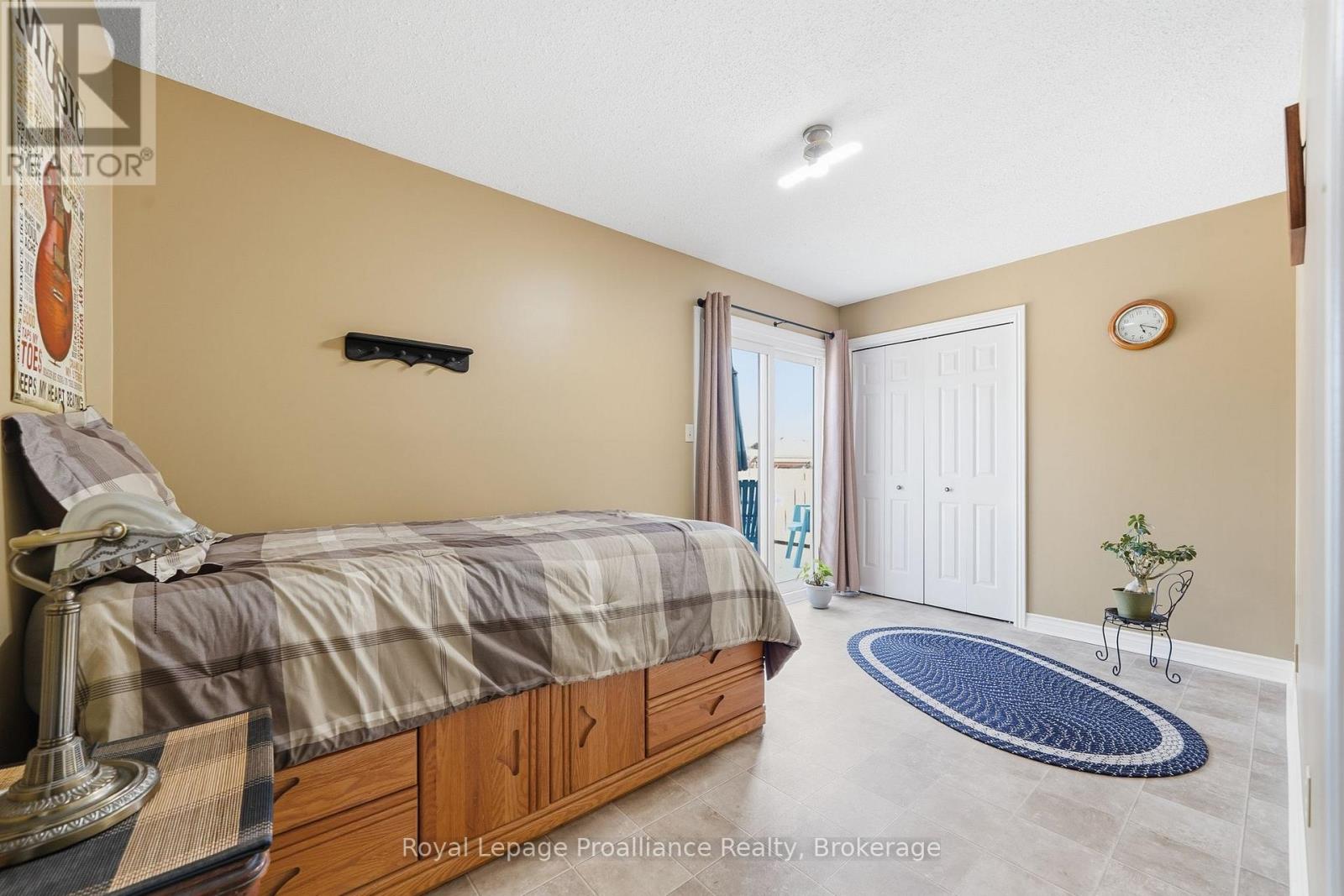 31 SPRINGBROOK CRESCENT - 24