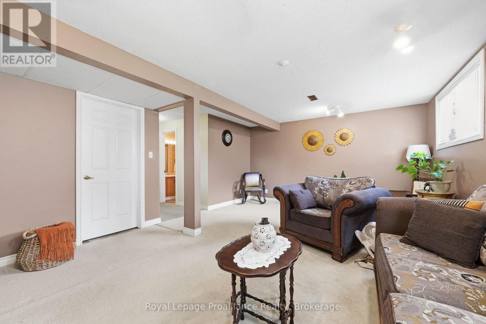 31 SPRINGBROOK CRESCENT - 35
