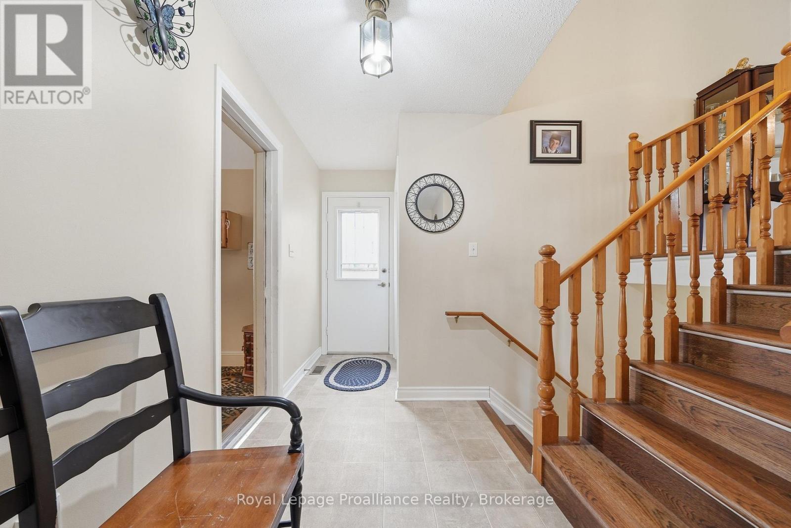 31 SPRINGBROOK CRESCENT - 6