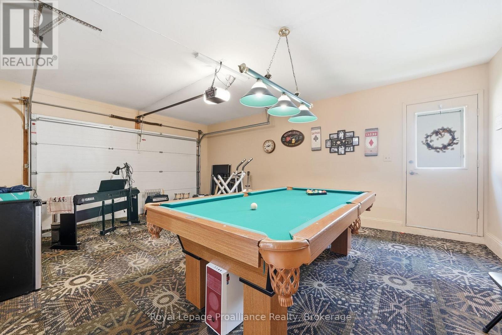 31 SPRINGBROOK CRESCENT - 7