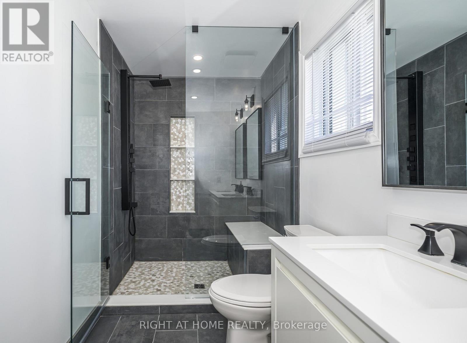 82 REED DRIVE - 31