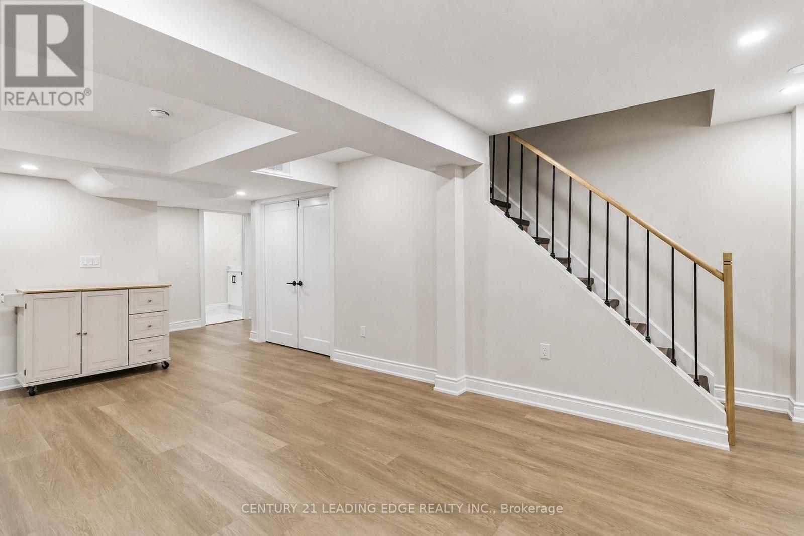 26 HUNTSPOINT DRIVE - 29