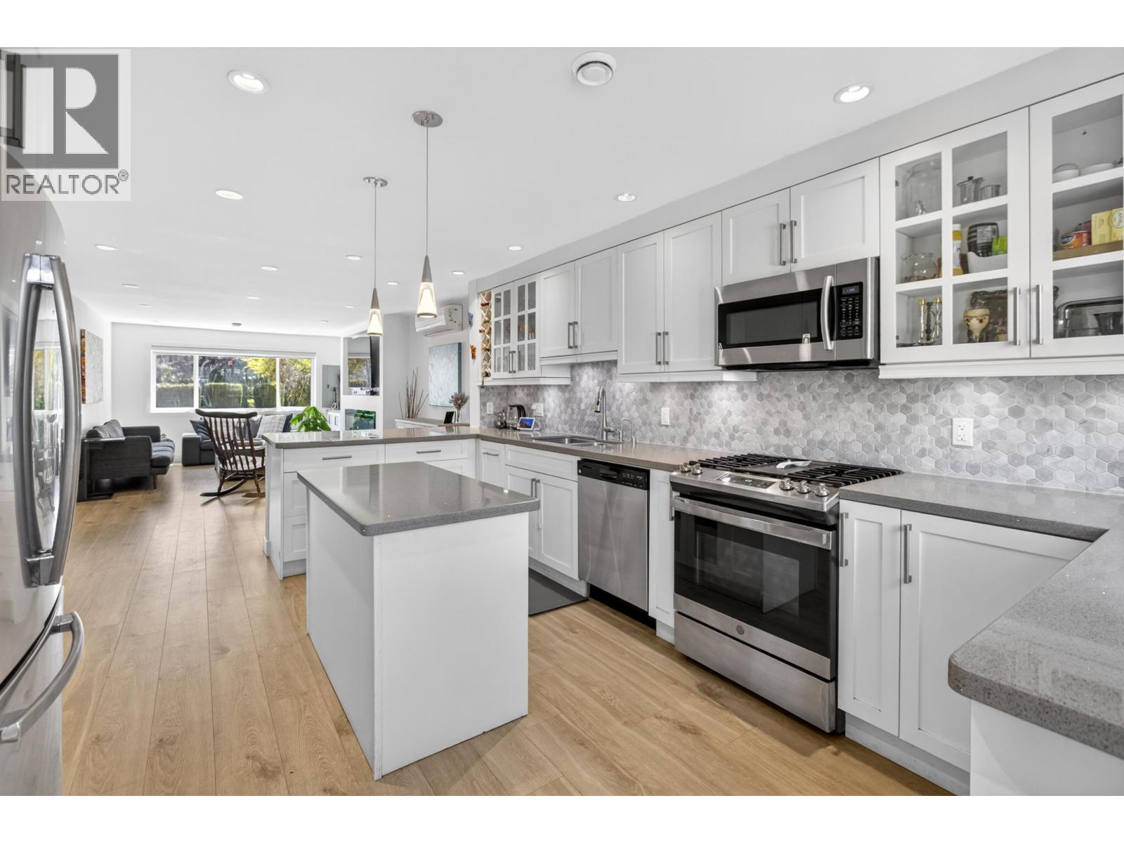 9851 SWANSEA Drive, Richmond